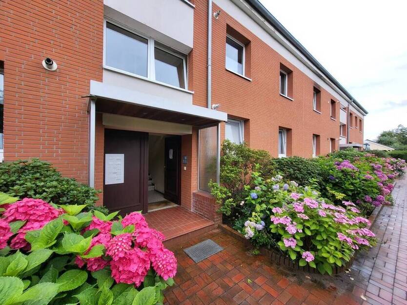 Wohnen am Waldrand: Sanierte 3-Zi.-Wohnung mit Süd-Terrasse in Lübeck-St. Gertrud, Tesdorpfstraße