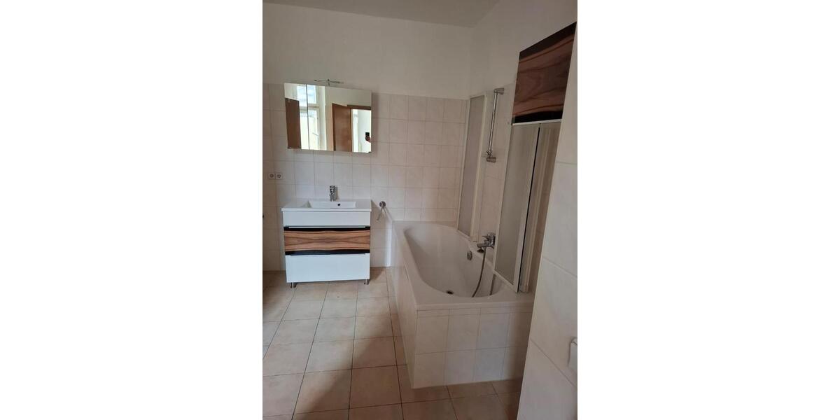Etagenwohnung Meerane - 2 Zimmer, 55 m&sup2;, 310&euro; | Angebot:26351172