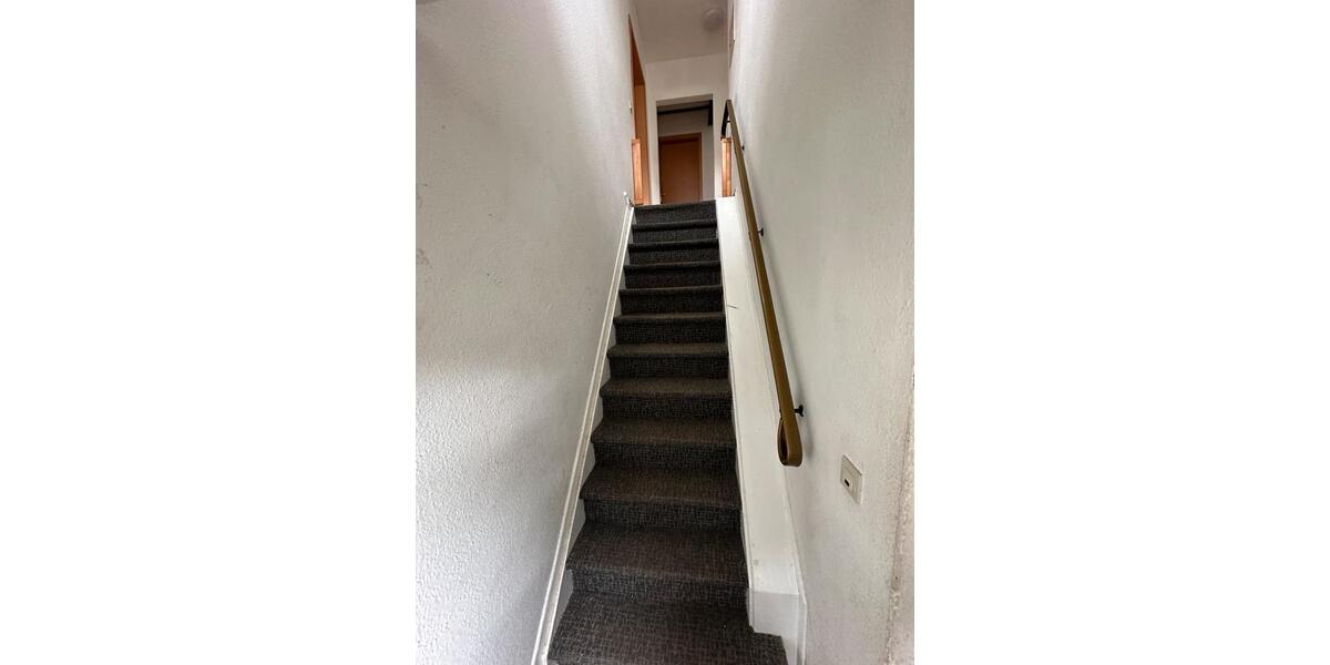 Dachgeschoßwohnung Kirchhundem - 6 Zimmer, 100 m&sup2;, 900&euro; | Angebot:26534191