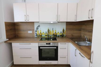 Kochmütze zu vergeben...neu sanierte 3-RW mit Einbauküche, Wanne u. Balkon!!!