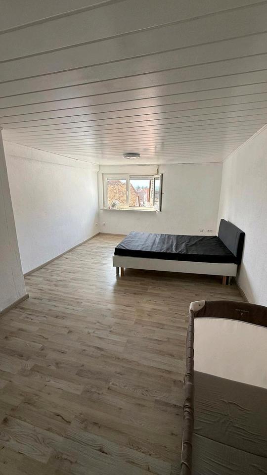 1 WG Zimmer zu Vermieten