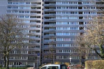 freundliche 3 Zimmer Wohnung mit Balkon (Hochhaus 9.Etage) 3 zimmer