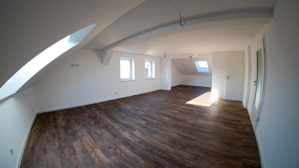 Dachgeschoßwohnung Flöha - 4 Zimmer, 91 m&sup2;, 905&euro; | Angebot:26183315
