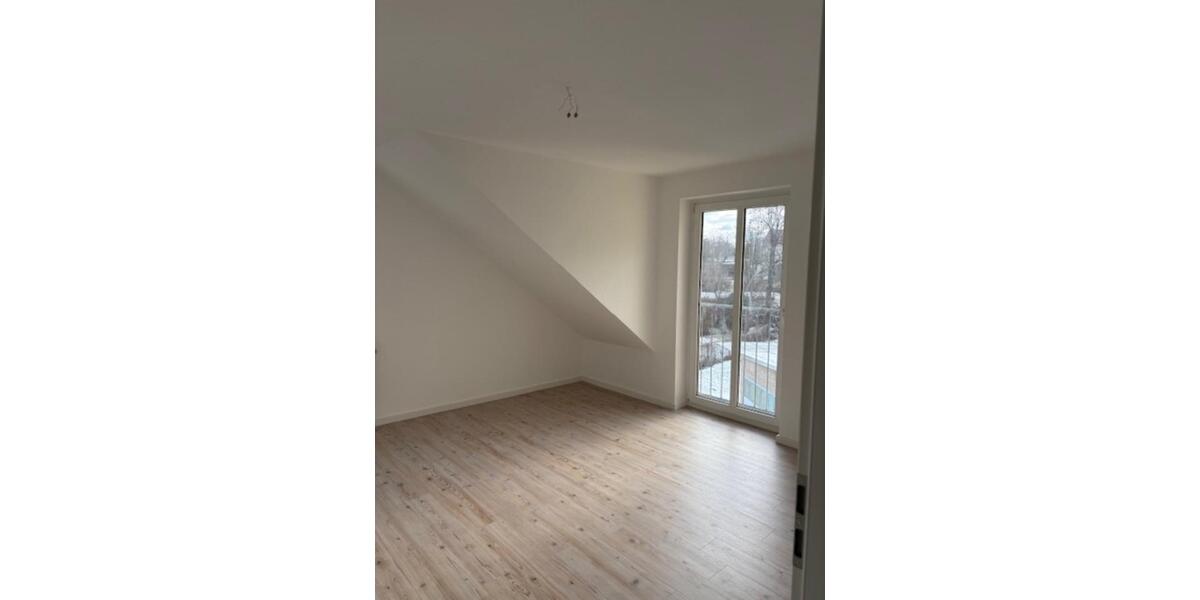 Dachgeschoßwohnung Nossen - 2 Zimmer, 77 m&sup2;, 500&euro; | Angebot:24360387