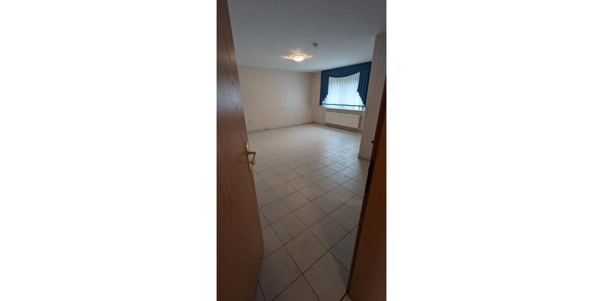 Erdgeschoßwohnung Kropp - 5 Zimmer, 200 m&sup2;, 1.950&euro; | Angebot:26050213