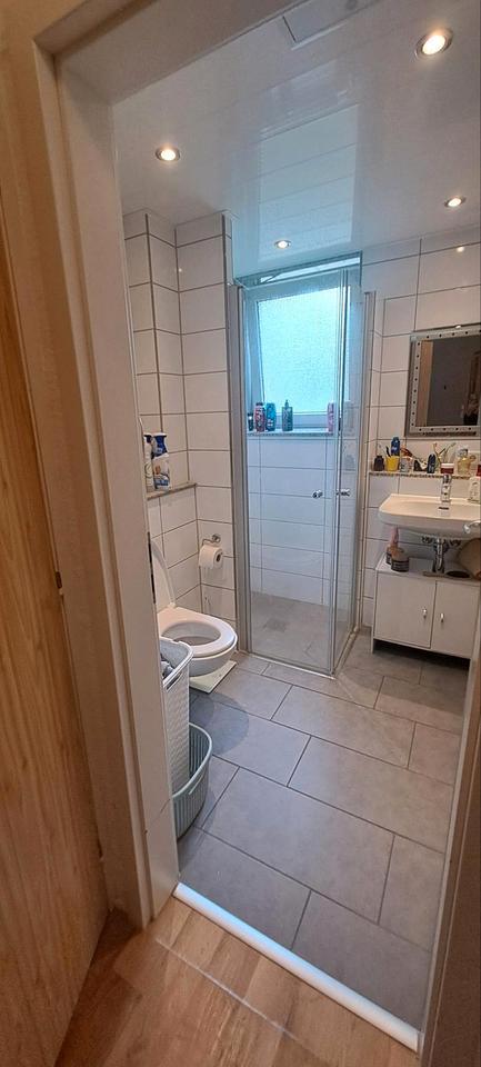 Helgolandstr. 3 Zimmer Wohnung für Berufstätige,kein Arbeitsamt.