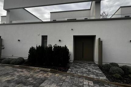 Haus Plau am See - 4 Zimmer, 120 m&sup2;, 1.500&euro; | Angebot:25046562