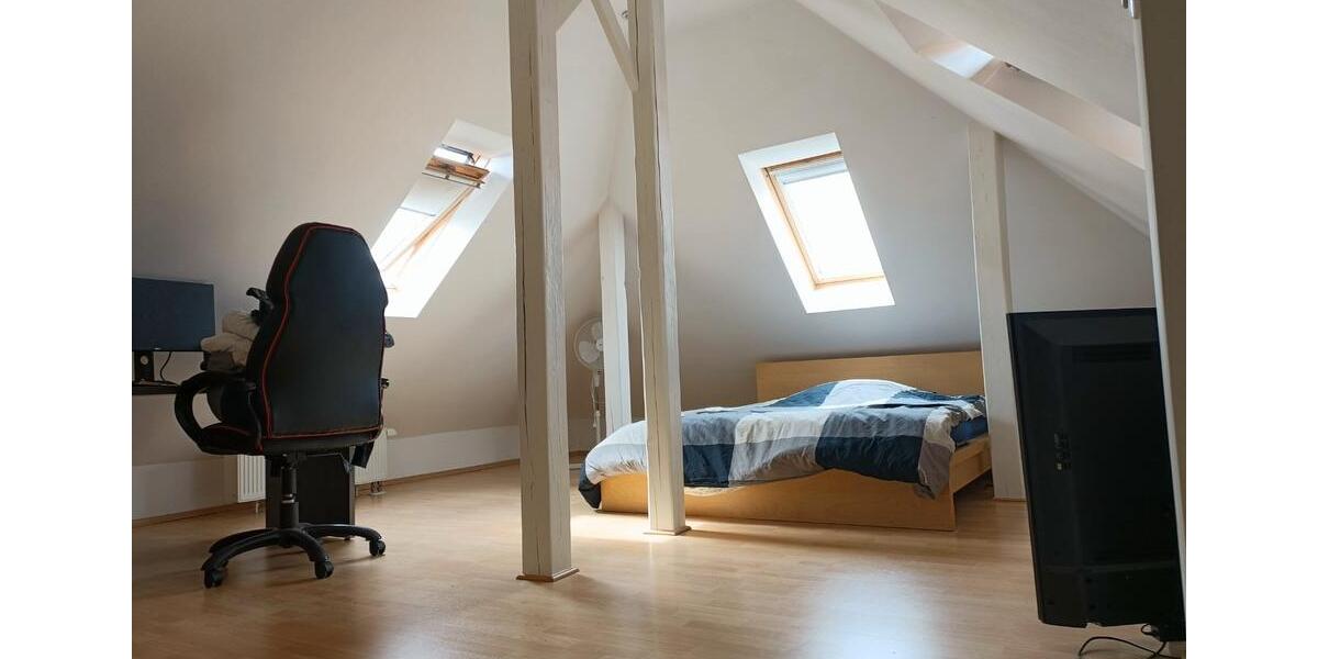 Dachgeschoßwohnung Weimar - 2 Zimmer, 100 m&sup2;, 880&euro; | Angebot:26562718