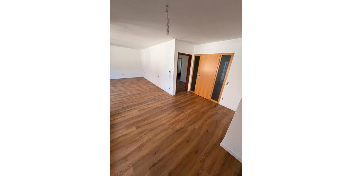 Erdgeschoßwohnung Spaichingen - 3.5 Zimmer, 90 m&sup2;, 1.150&euro; | Angebot:26691634