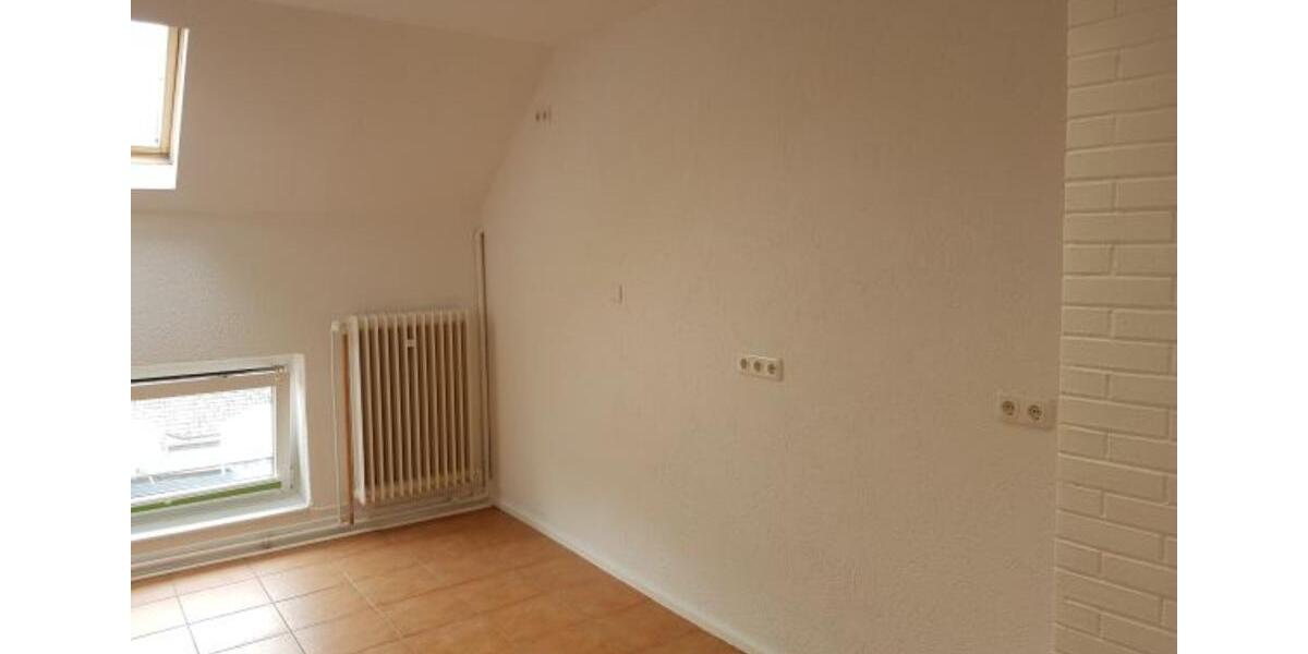 Dachgeschoßwohnung Frankfurt am Main Unterliederbach - 4 Zimmer, 81 m&sup2;, 800&euro; | Angebot:24694116