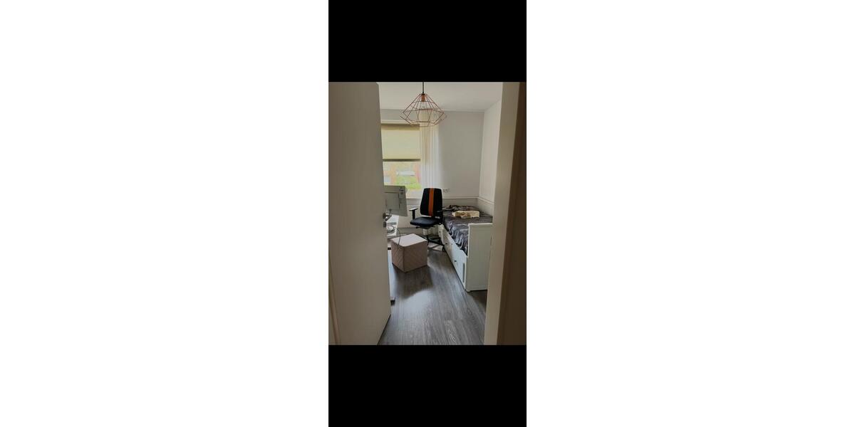 Etagenwohnung Hamburg Wandsbek - 4 Zimmer, 85 m&sup2;, 1.400&euro; | Angebot:25257871