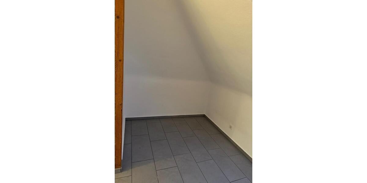 Etagenwohnung Kassel Bettenhausen - 2 Zimmer, 70 m&sup2;, 910&euro; | Angebot:26019509