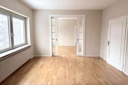 Wohnung Duisburg Altstadt - 4 Zimmer, 110 m&sup2;, 1.320&euro; | Angebot:25158967