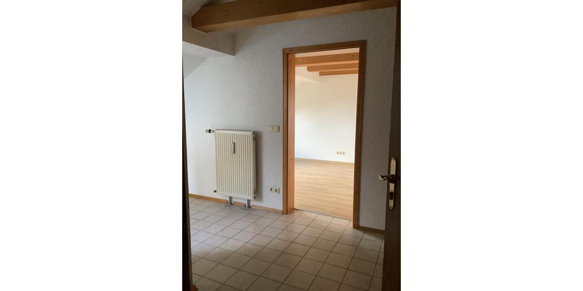 Dachgeschoßwohnung Salzweg - 3 Zimmer, 800&euro; | Angebot:23396158