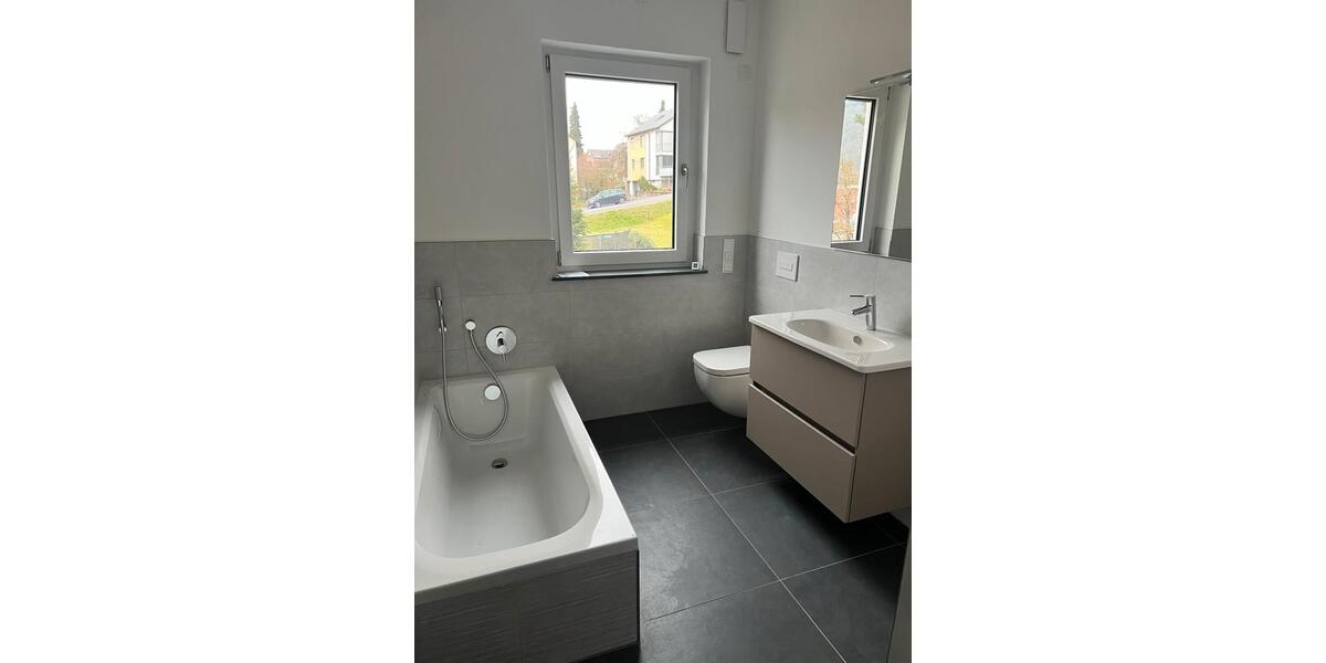 Etagenwohnung Lohr am Main - 3 Zimmer, 100 m&sup2;, 1.250&euro; | Angebot:25824628