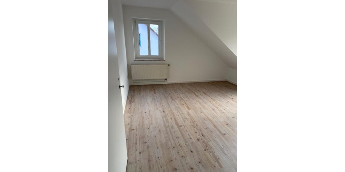 Dachgeschoßwohnung Nossen - 2 Zimmer, 77 m&sup2;, 500&euro; | Angebot:24360387