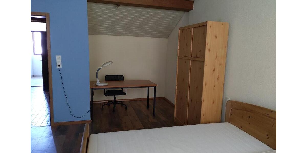 Etagenwohnung Würzburg Sanderau - 5 Zimmer, 134 m&sup2;, 440&euro; | Angebot:25752183