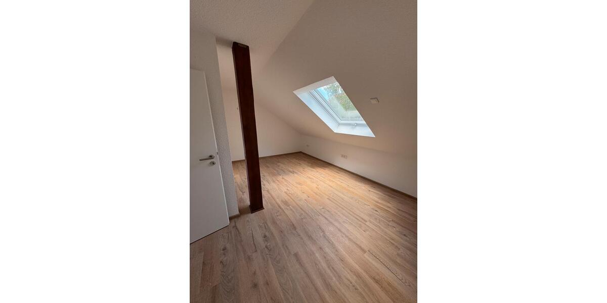 Dachgeschoßwohnung Schenklengsfeld - 2 Zimmer, 105 m&sup2;, 925&euro; | Angebot:25978652