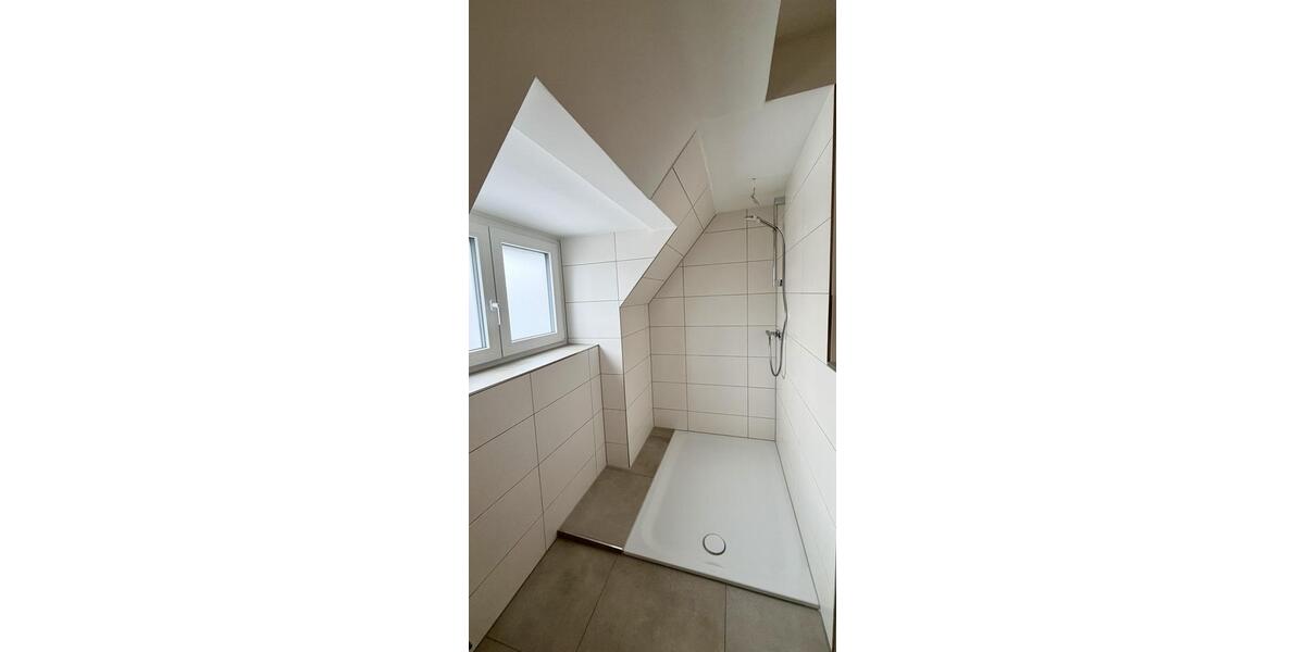 Dachgeschoßwohnung Nürnberg Erlenstegen - 4 Zimmer, 89 m&sup2;, 1.250&euro; | Angebot:24840827