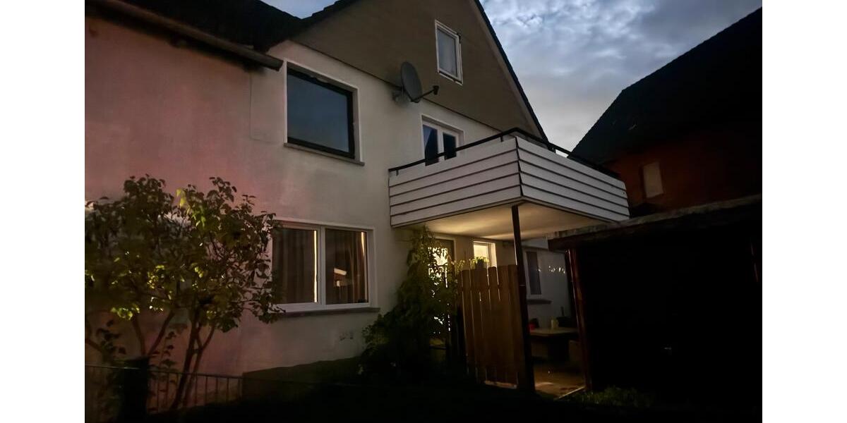 Große 4-Zimmer-Wohnung, 110 m², mit Balkon, Kamin & Einbauküche 4 zimmer