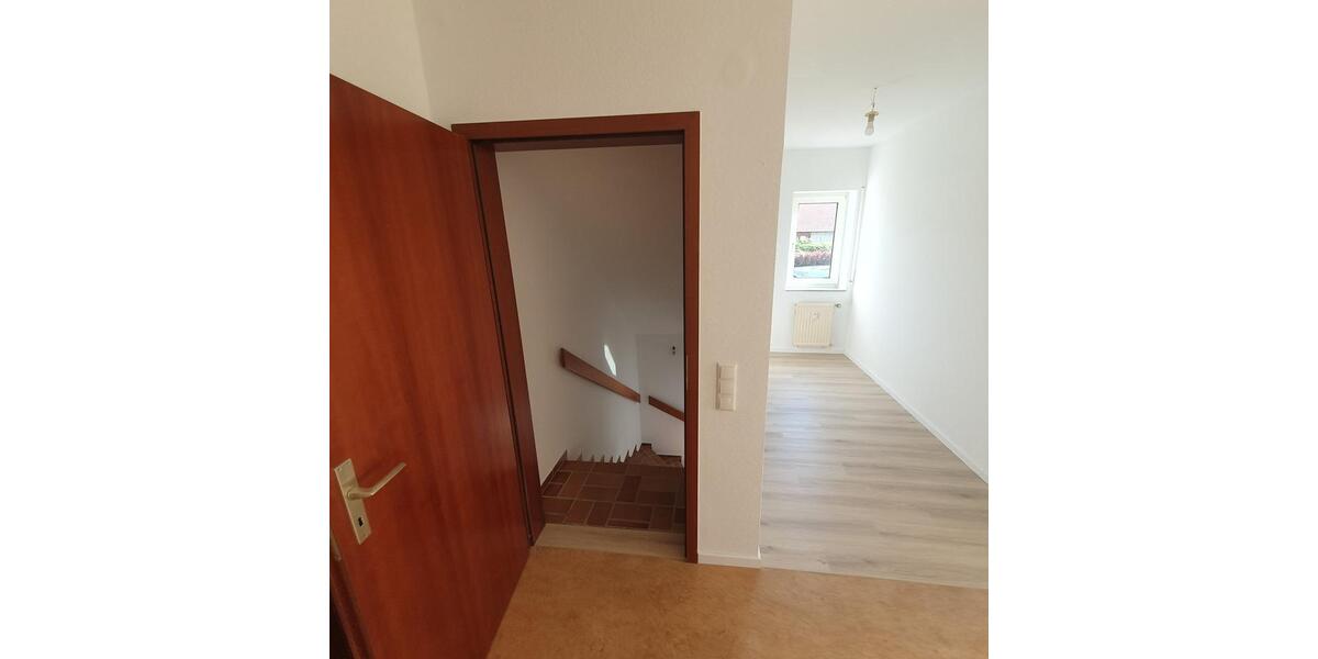 Erdgeschoßwohnung Wolfhagen - 3 Zimmer, 87 m&sup2;, 650&euro; | Angebot:26252825