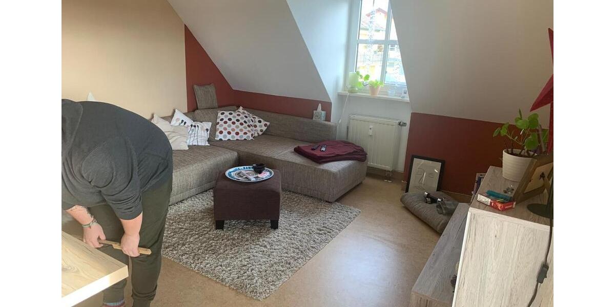 Dachgeschoßwohnung Hollfeld - 3 Zimmer, 80 m&sup2;, 520&euro; | Angebot:25648901