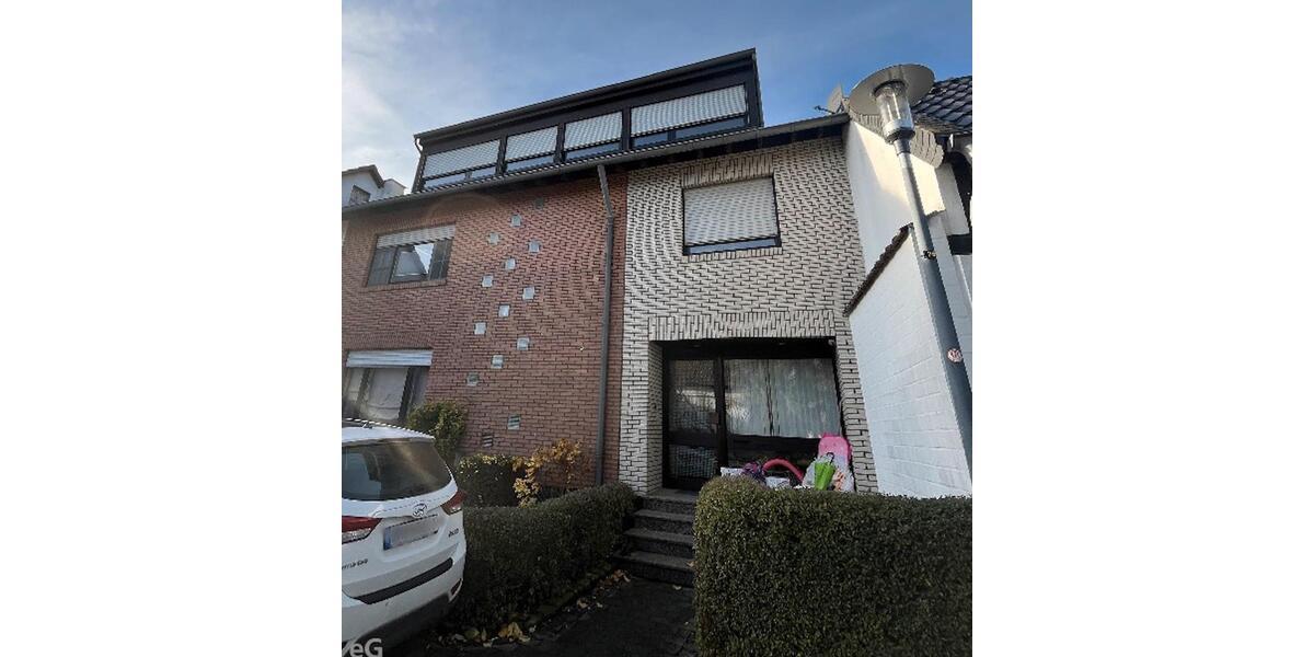 Etagenwohnung Erftstadt - 7 Zimmer, 171 m&sup2;, 2.281&euro; | Angebot:26003682