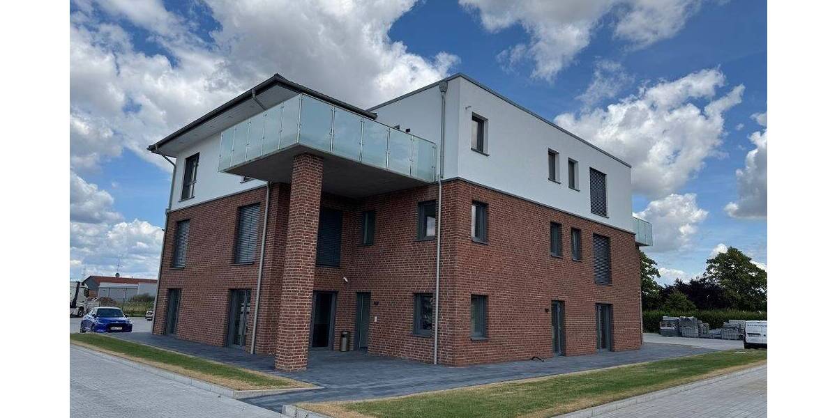 Gewerbeobjekt Lindhorst - 5 Zimmer, 207 m&sup2;, 2.200&euro; | Angebot:23516415