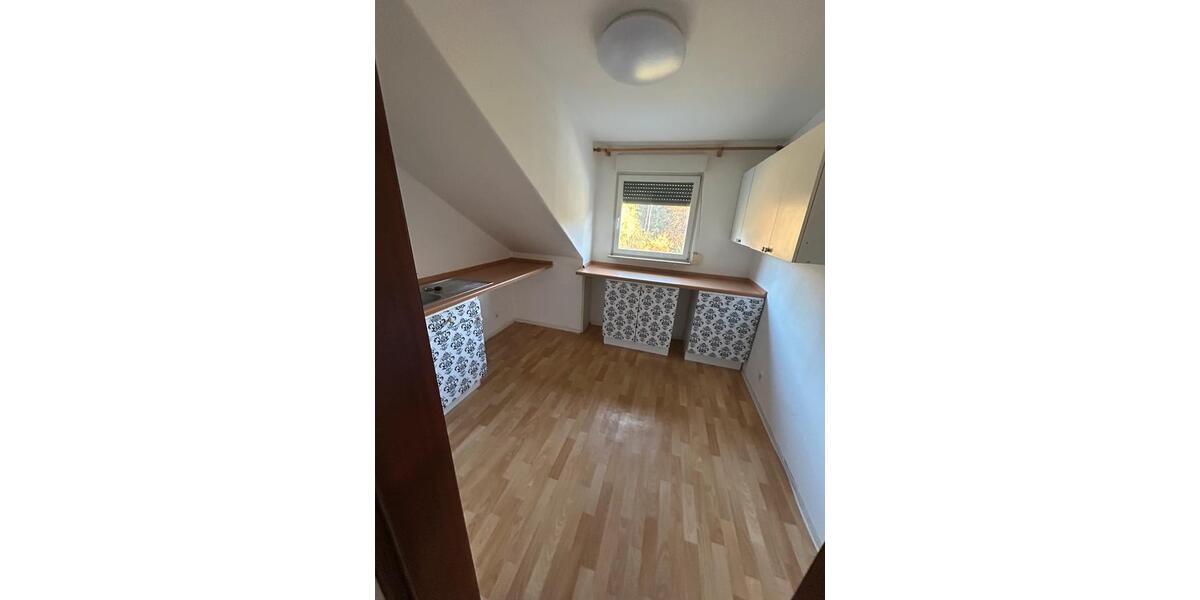Dachgeschoßwohnung Schwabach - 4 Zimmer, 90 m&sup2;, 1.050&euro; | Angebot:24812535