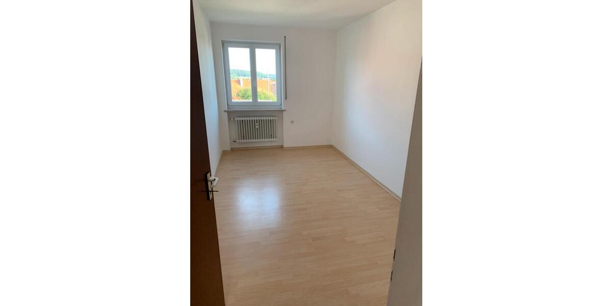 Etagenwohnung Günzburg - 4 Zimmer, 100 m&sup2;, 1.050&euro; | Angebot:26577655