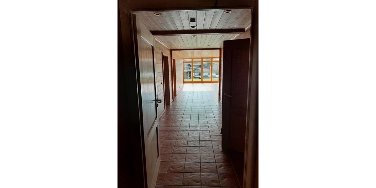 Wohnen auf Zeit Hunderdorf - 3 Zimmer, 165 m&sup2;, 685&euro; | Angebot:26285336