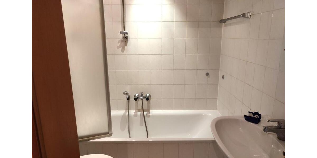 2-Raum-Wohnung im Dachgeschoss mit Balkon und Tiefgarage 2 zimmer