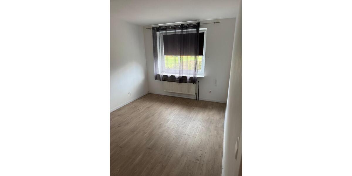 Erdgeschoßwohnung Uetze - 4 Zimmer, 91 m&sup2;, 980&euro; | Angebot:26039681