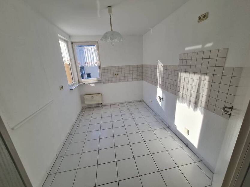Helle 3-Raum Wohnung mit Balkon # Stellplatz # Ausblick