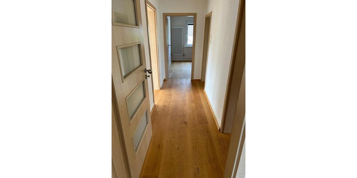 Dachgeschoßwohnung Stadtoldendorf - 3 Zimmer, 70 m&sup2;, 700&euro; | Angebot:26482129