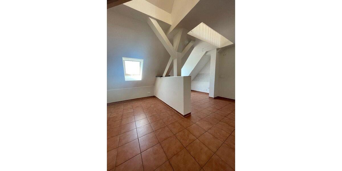Dachgeschoßwohnung Fürstenwalde (Spree) - 2.5 Zimmer, 64 m&sup2;, 672&euro; | Angebot:26381500