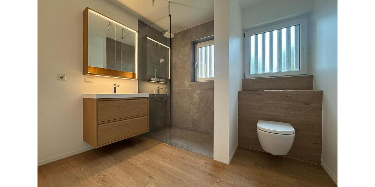 Möbliertes, frisch saniertes 2-ZKB Apartment + TG-Stellplatz 2 zimmer