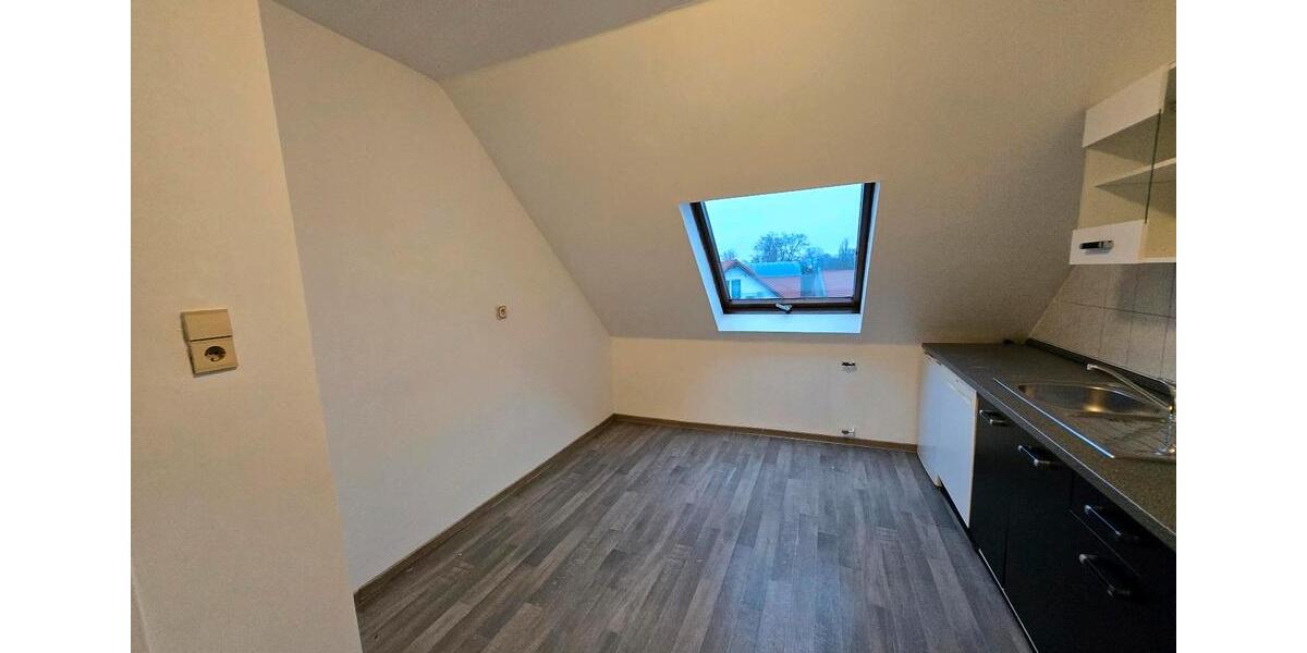 Dachgeschoßwohnung Rüsselsheim am Main - 2 Zimmer, 67 m&sup2;, 1.050&euro; | Angebot:24878832
