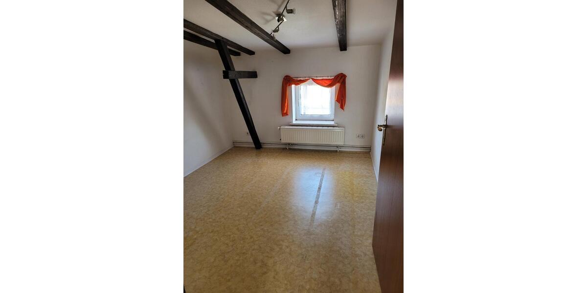 Dachgeschoßwohnung Schönebeck (Elbe) - 3 Zimmer, 71 m&sup2;, 490&euro; | Angebot:25894827