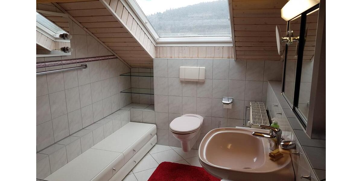 Dachgeschoßwohnung Biebergemünd - 3.5 Zimmer, 110 m&sup2;, 880&euro; | Angebot:26400684