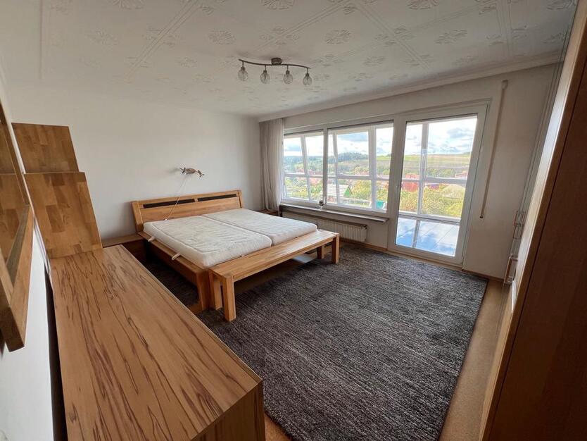 Großzügige 160m² 3-Zimmer Wohnung mit Wintergarten & Extra-Büro