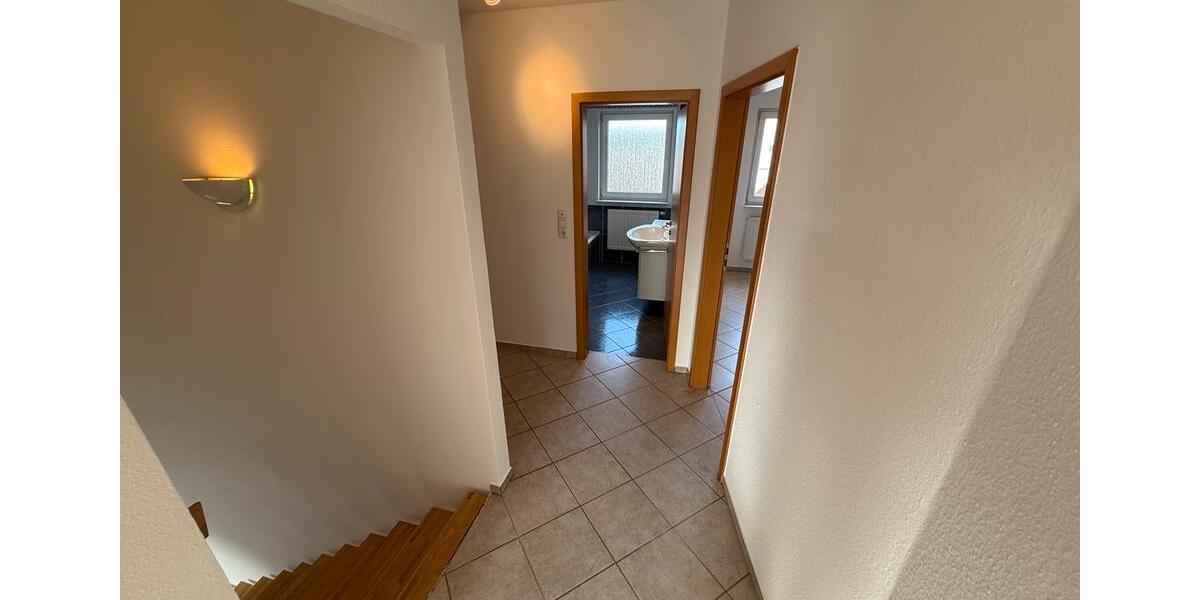 Einfamilienhaus Schwebheim - 6 Zimmer, 165 m&sup2;, 2.390&euro; | Angebot:24820196
