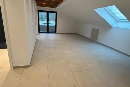 Wohnung Weinstadt - 3 Zimmer, 72 m&sup2;, 1.100&euro; | Angebot:26663449