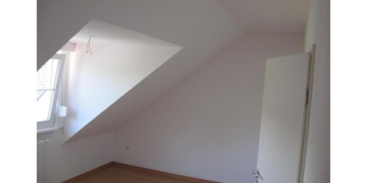 Dachgeschoßwohnung Waldrach - 3 Zimmer, 65 m&sup2;, 560&euro; | Angebot:26536469
