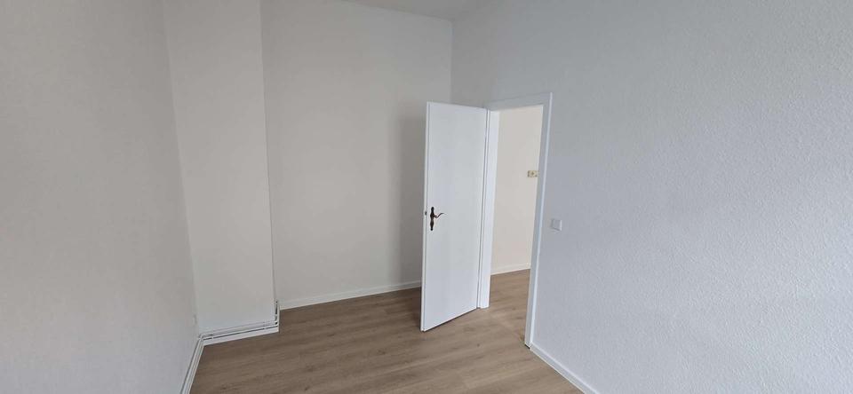 Erdgeschoßwohnung Glauchau - 3 Zimmer, 55 m&sup2;, 400&euro; | Angebot:23819879