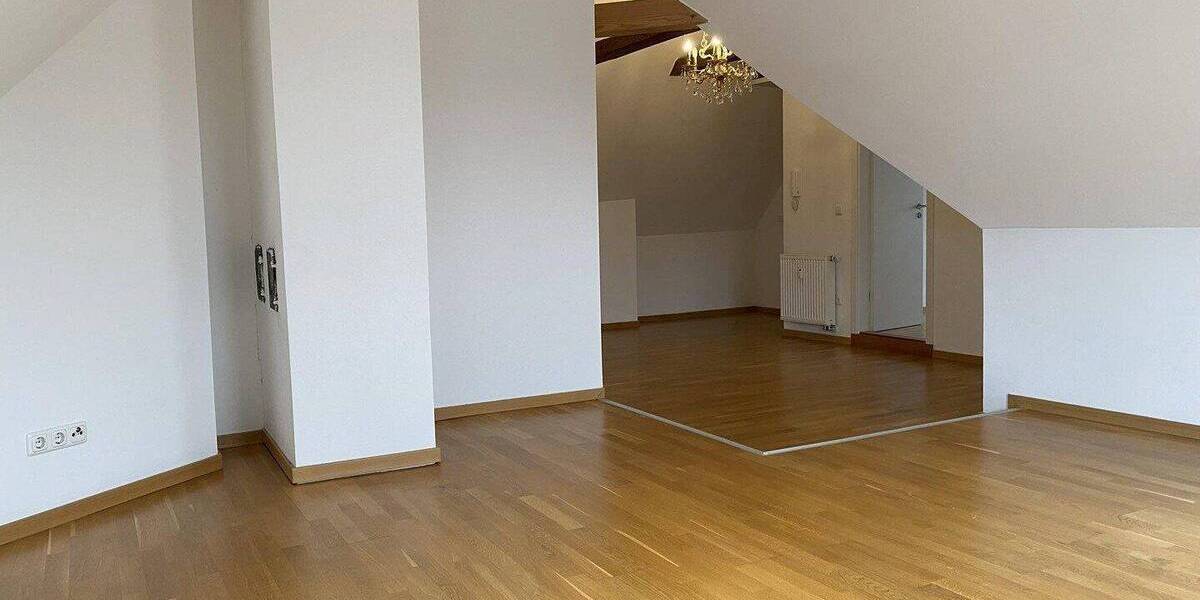 Etagenwohnung Kempten Auf der Halde - 3 Zimmer, 105 m&sup2;, 1.220&euro; | Angebot:26825323