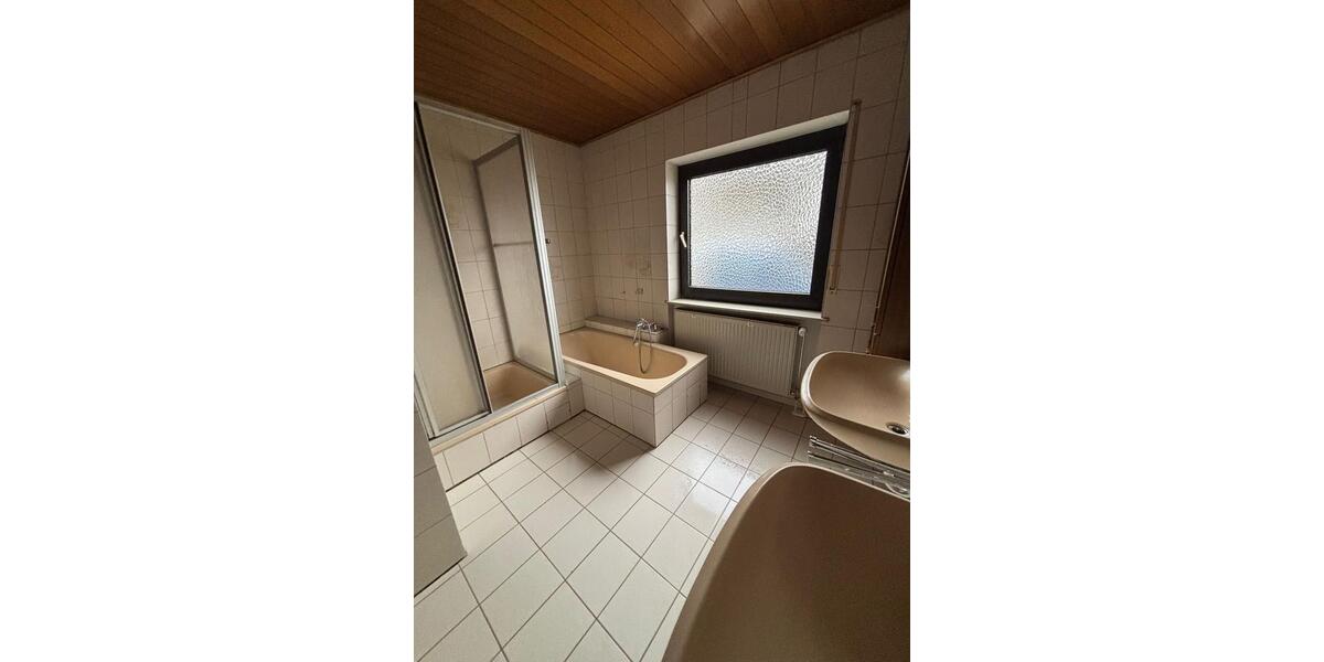 Erdgeschoßwohnung Grünberg - 4 Zimmer, 140 m&sup2;, 1.150&euro; | Angebot:24652497