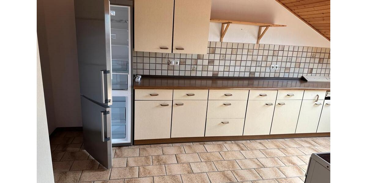 Dachgeschoßwohnung Nüsttal - 4 Zimmer, 90 m&sup2;, 900&euro; | Angebot:26455967
