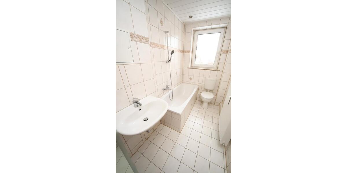 Etagenwohnung Eisleben (Lutherstadt) - 3 Zimmer, 62 m&sup2;, 371&euro; | Angebot:25073325