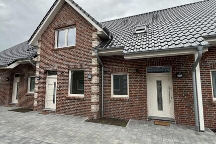 Erstbezug, moderne Obergeschosswohnung mit Balkon und Carport in Westoverledingen - Flachsmeer 3 zimmer